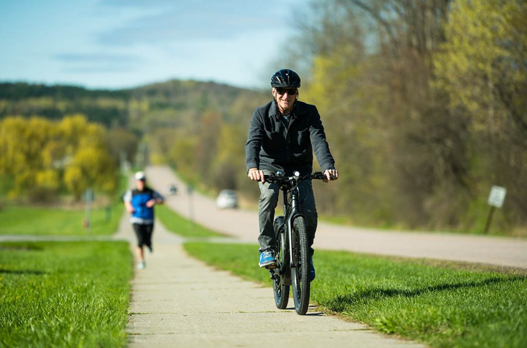 Rijden op een elektrische fiets kan je helpen beter te slapen - blog - 1